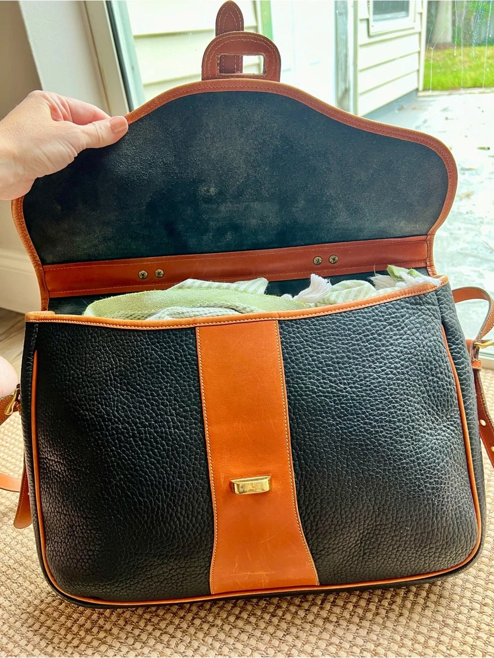 🦆 Vintage Dooney & Bourke AWL Black British Tan Messenger Briefcase USA